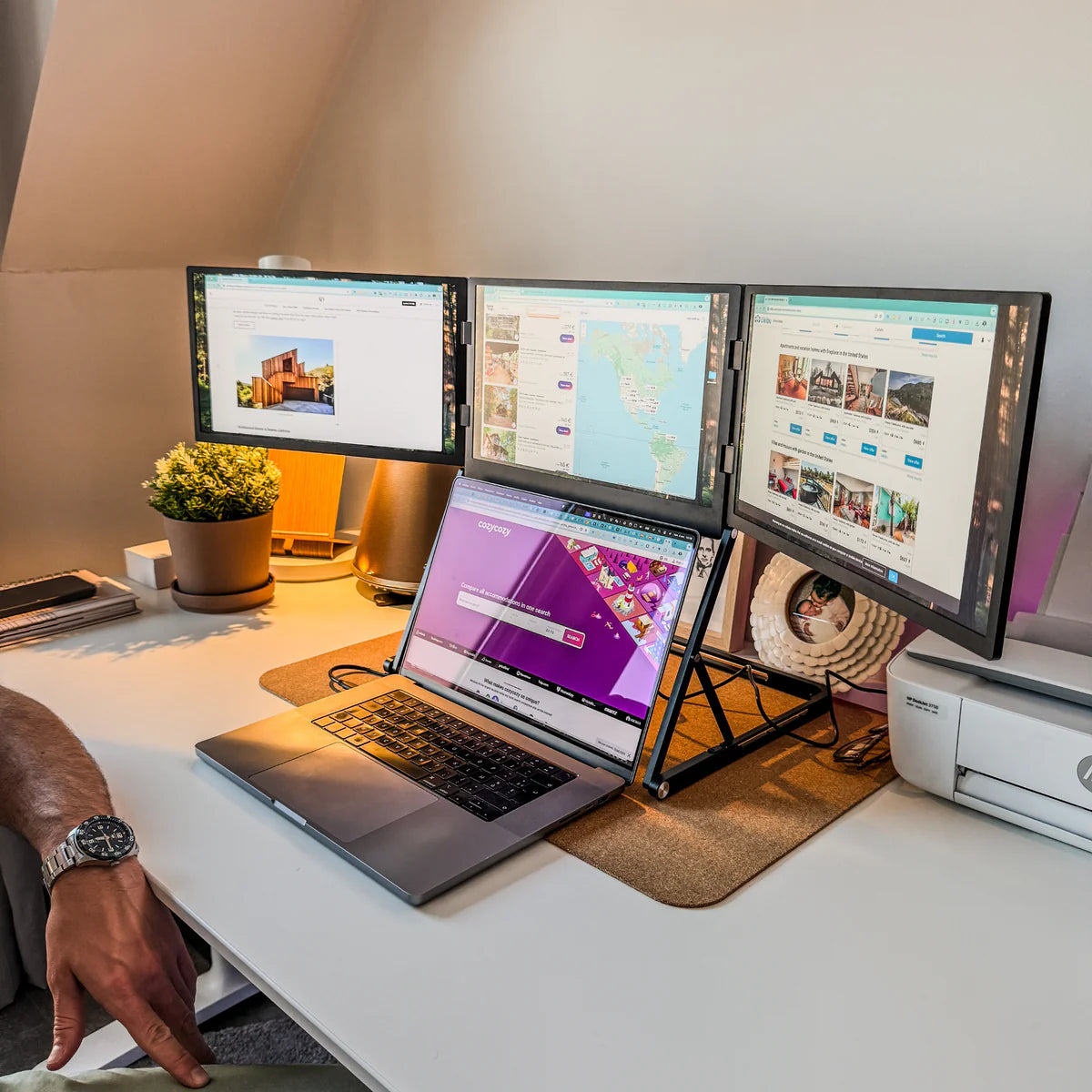 Aero display-triple laptop screen extender