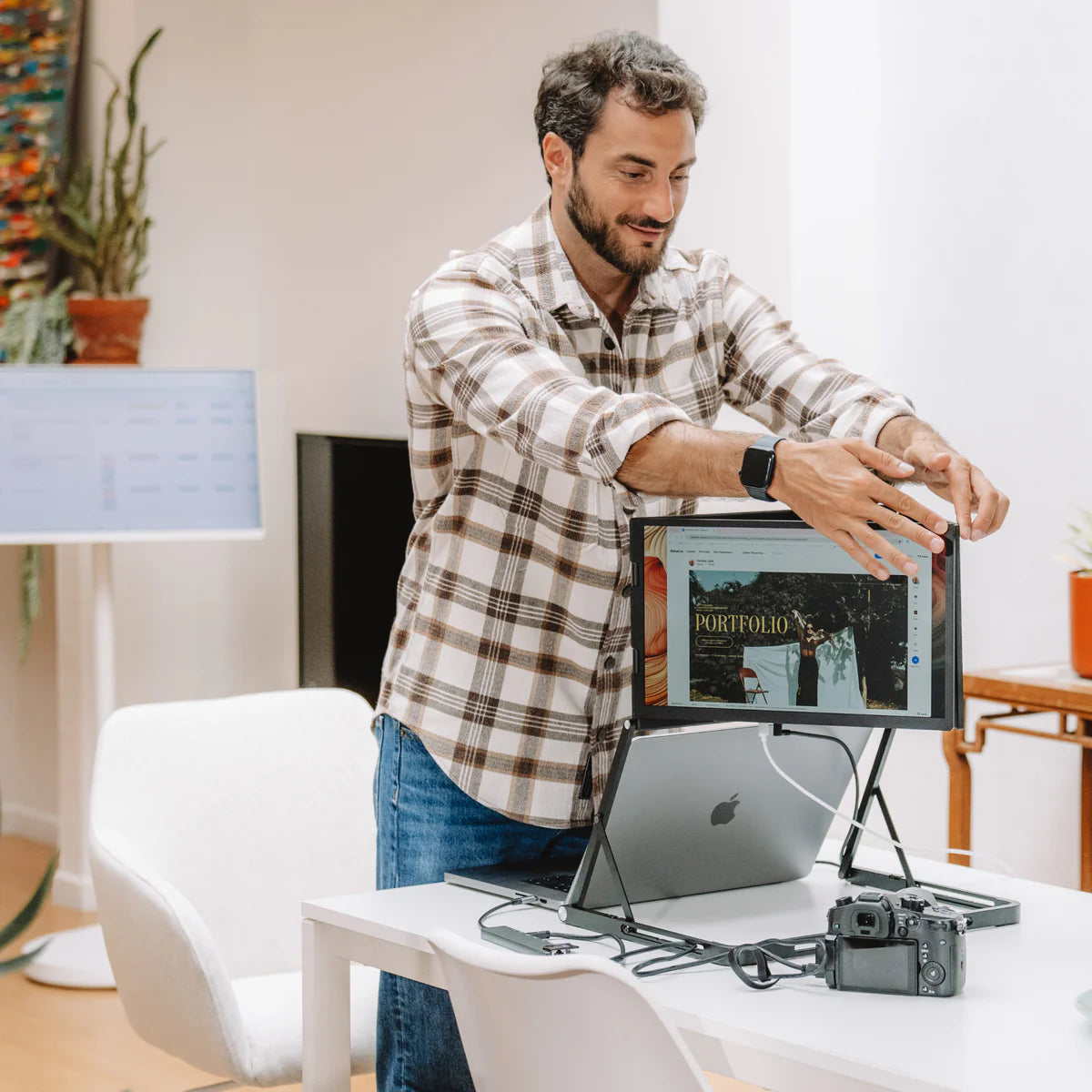 Aero display-triple laptop screen extender
